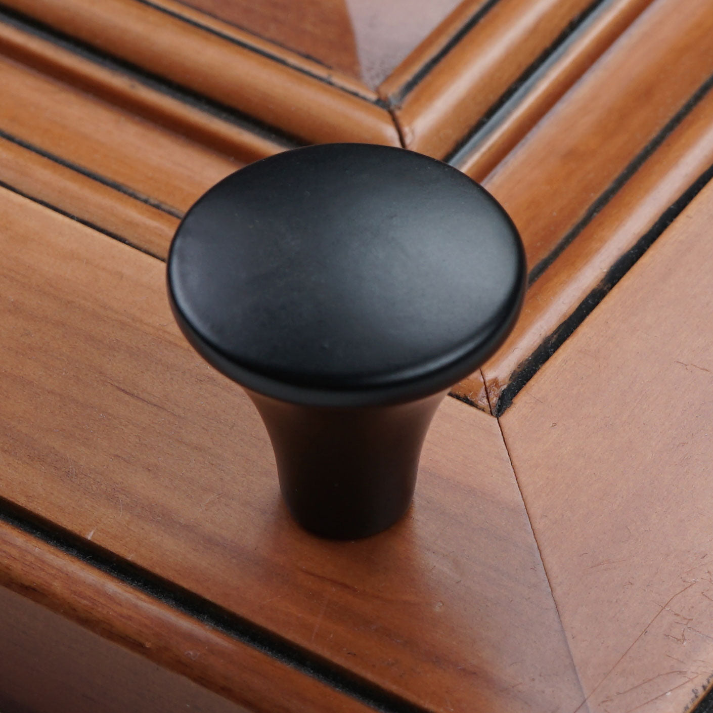 1-1/16″ Tapered Cabinet Knob – Solid Zinc