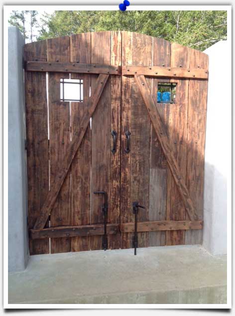 Solid Bronze Textured Gate & Door Pull   Spear
