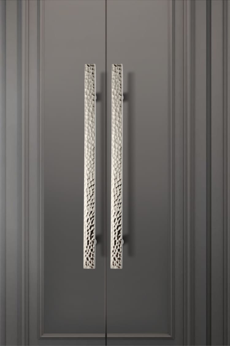 Narrow hammered Handle